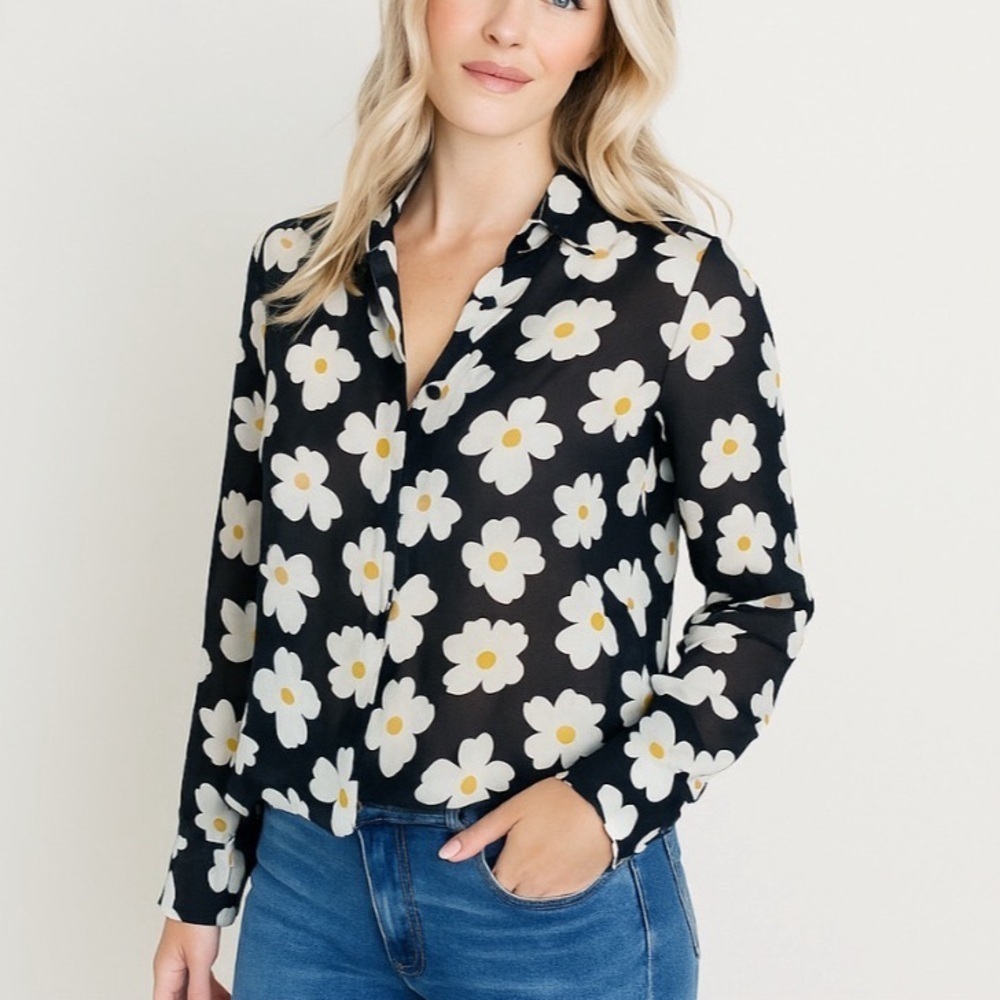 Reformation Black and White violet blouse in Gemma daisy print Size small